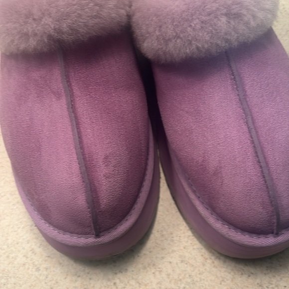 Ugg platform slippers/ everyday wear 
Hard to find purple ! - Picture 6 of 7